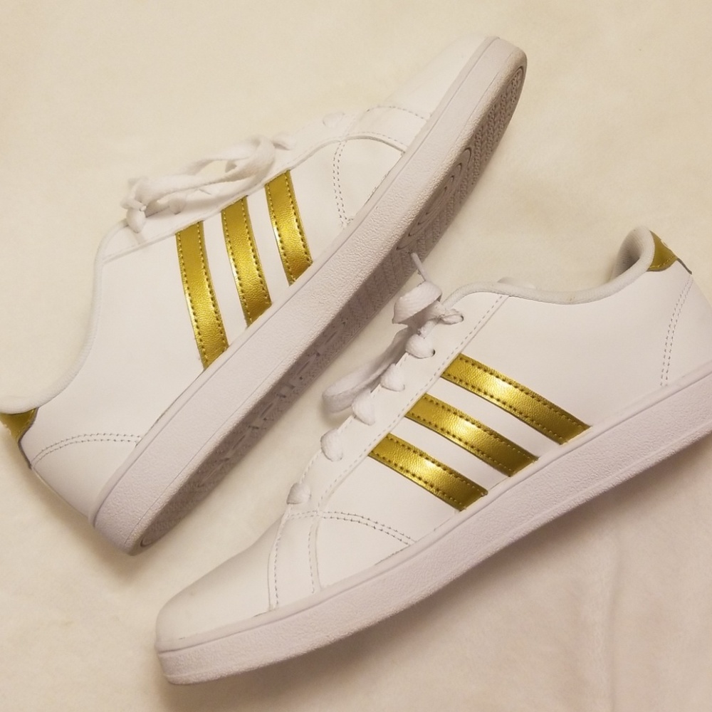 NIB ADIDAS - Picture 3 of 8